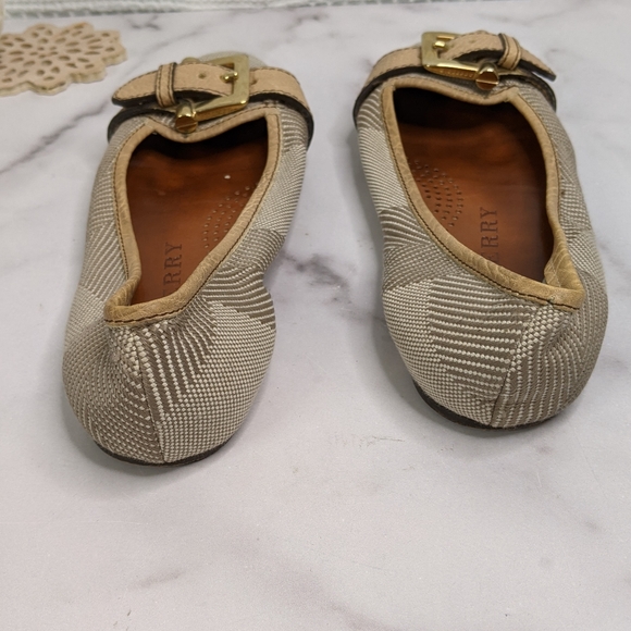 Burberry Woven Canvas Flats - Picture 4 of 9